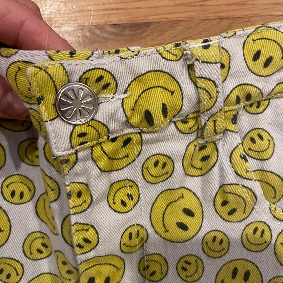 ⚡️FLASH SALE⚡️Vintage 90’s Delia’s Smily happy face waist shorts size small - Picture 3 of 5